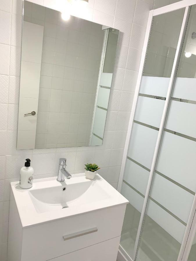Apartamento 1ª Linea De Mar -Wifi- Aire Acondicionado エンプリアブラバ エクステリア 写真